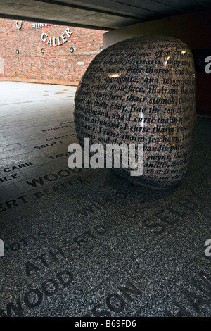 Skulptur in u-Bahn unter Hauptstraße zum Millenniums-Galerie Carlisle, Cumbria Stockfoto