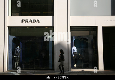 Prada-Geschäft in Old Bond Street, London Stockfoto