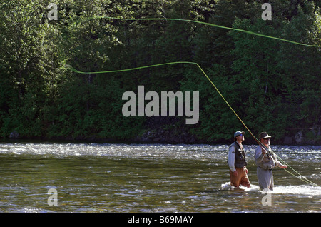 Ein Lachs Fischer in Aktion Stockfoto