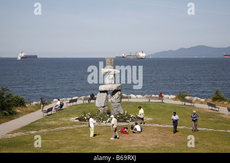 Kanada Canada BC Brittische British Columbia Inukshuk English Bay Symbol symbolisch für die Olympischen Wintergames 2010 Stockfoto