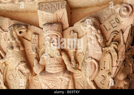 Romanische Skulptur, Kunst, Flachrelief auf Kapital Spalte, Kreuzgang der Abtei Saint-Pierre (1100), Moissac, Frankreich Stockfoto