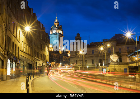 Princes Street, Edinburgh, Schottland, UK, Vereinigtes Königreich. Balmoral Hotel clocktower Stockfoto