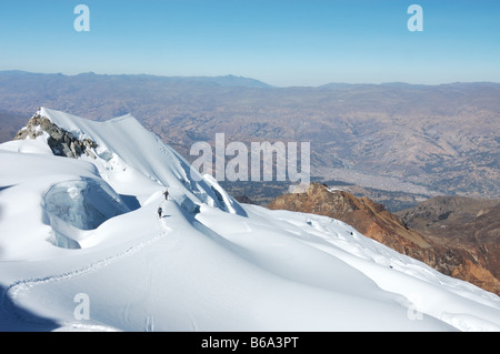 Zwei Bergsteiger auf Vallunaraju Berg Anden Ancash Provinz Peru Südamerika Stockfoto