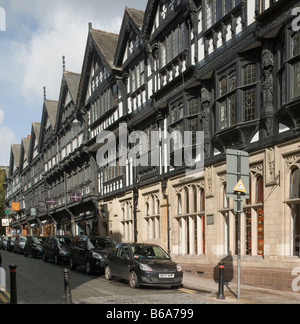 Chester Fachwerk Straße von Geschäften Stockfoto