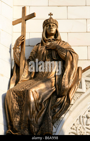 Bronze-Skulptur an der Kathedrale von Christus dem Erlöser in Moskau, Russland Stockfoto