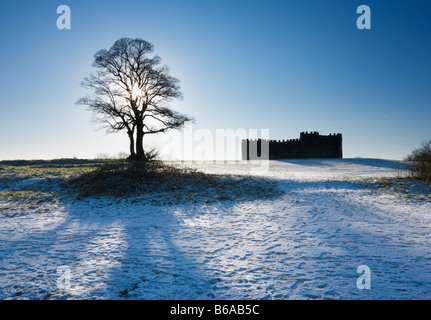 Das Schloss wie Orientierungstafel auf dem Beacon Hill in den Lickey Hills Country Park in der Nähe von Birmingham Worcestershire England UK Stockfoto