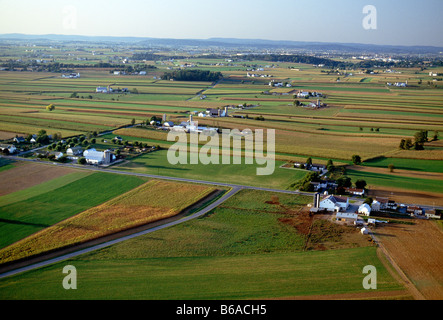 Luftaufnahme des fruchtbaren Amish Ackerland, Lancaster County, Pennsylvania, USA Stockfoto