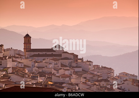 Algatocin am frühen Morgen mit "Ronda Berge" "Pueblos Blancos" Andalucia, Spanien Stockfoto