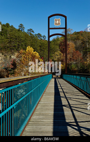 Department of Agriculture Forest Service Hängebrücke über den Ocoee River in Polk County Tennessee Stockfoto