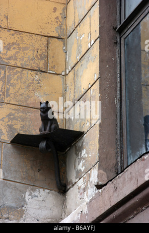 Elissey Katze Skulptur an der Fassade des Elisseeff Emporium, St. Petersburg Stockfoto