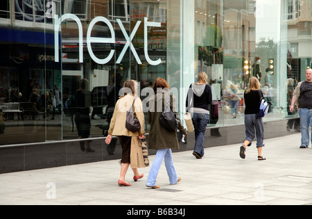 NÄCHSTEN Shop im Stadtzentrum von Exeter Devon England UK Stockfoto