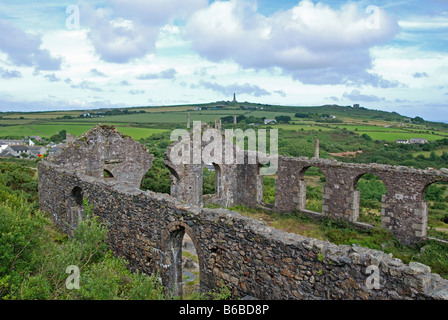 ein altes Zinn und Kupfer-Bergbau-Gebäude in der Nähe von Redruth in Cornwall, Großbritannien Stockfoto