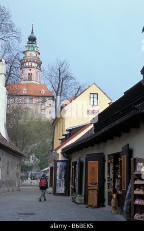 Cesky Krumlov Castle angesehen Fromn Stadt in Südböhmen in der Tschechischen Republik Stockfoto