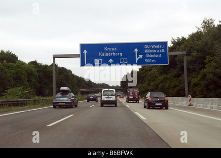 Verkehr auf der Autobahn 3, Nordrhein-Westfalen, Deutschland. Stockfoto