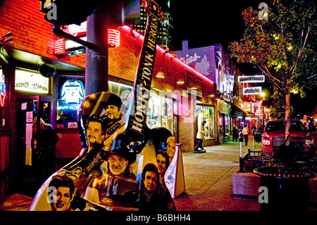 Hommage an legendäre Land Musiker an Legenden Ecke am lower Broadway in Nashville Tennessee Stockfoto