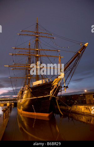 RRS Discovery Forschungsschiff aus Holz mit drei Masten. Captain Scotts Arktis-Forschungsschiff am Discovery Point, Dundee, Tayside, Schottland, Großbritannien Stockfoto