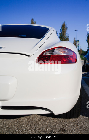 Weißer Porsche Cayman Stockfoto