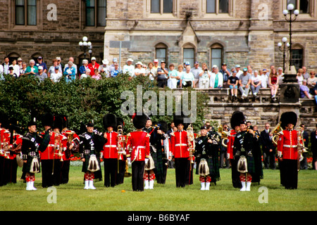 Wechsel der Wachablösung am Parliament Hill in Ottawa, Ontario, Kanada Stockfoto