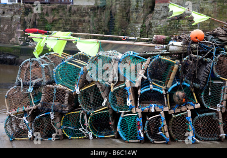 Hummer-Töpfe am Hafen in North Yorkshire Dorf Staithes England Vereinigtes Königreich Stockfoto