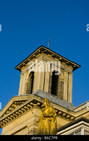 Statue von Königin Anne vor dem Markt Haus Kingston Upon Thames, Surrey Stockfoto