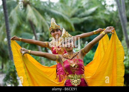 Indonesien, Sambirenteng, Bali, traditionelle Tänzer (weiblich) Stockfoto