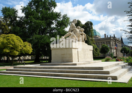 Kriegerdenkmal am Platz der Republik, Straßburg, Bas-Rhin, Elsass, Frankreich Stockfoto