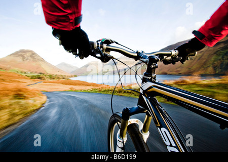 Mountainbiken in tiefste im englischen Lake District Cumbria UK Stockfoto