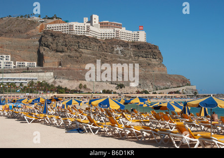 Gran Canaria: Rui Hotel Vistamar mit Blick auf Playa De Los Amadores in der Nähe von Puerto Rico Stockfoto