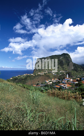 Häuser im Dorf, Penha De Aguia, Faial, Madeira, Portugal Stockfoto