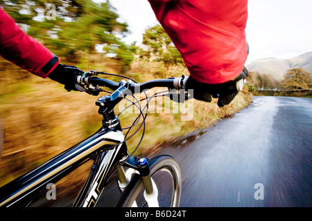 Mountainbiken in tiefste im englischen Lake District Cumbria UK Stockfoto