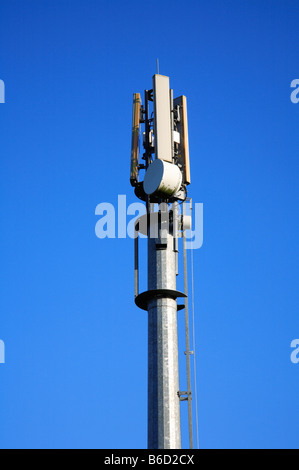 Basisstation Sendemast und Antennen. Stockfoto