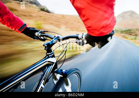 Mountainbiken in tiefste im englischen Lake District Cumbria UK Stockfoto