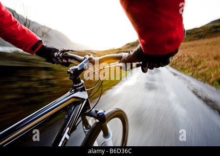 Mountainbiken in tiefste im englischen Lake District Cumbria UK Stockfoto