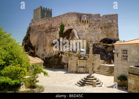 Mittelalterliche Burg & Pranger bei Sortelha in der Nähe von Covilha Stockfoto