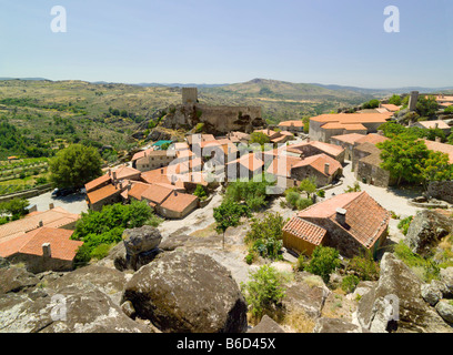 Mittelalterliche Burg und Dorf von Sortelha in der Nähe von Covilha Stockfoto