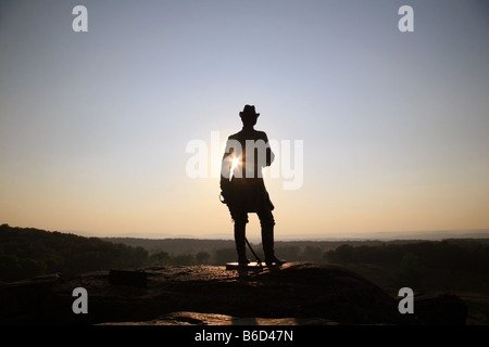 Die Statue von General Warren am Little Round Top bei Sonnenuntergang, Gettysburg National Military Park. Stockfoto