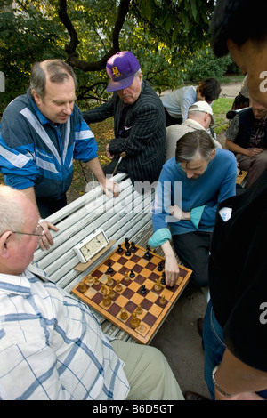 Russland, Sankt Petersburg, spielen Schach Stockfoto