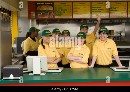 Porträt von Servern an berühmte Nathan Hotdog Konzession auf Coney Island, Brooklyn New York Stockfoto