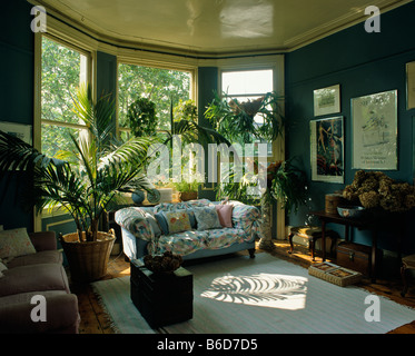 80er Jahre Stil Wohnzimmer Interior Stockfoto