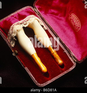 Meerschaum-Pfeifen geschnitzt, als ein paar Beine Stockfoto