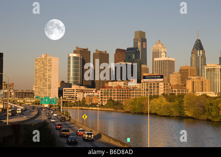 2013 HISTORISCHER SCHUYLKILL RIVER DOWNTOWN SKYLINE CENTER CITY PHILADELPHIA PENNSYLVANIA USA Stockfoto