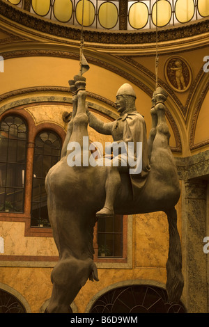 ST. WENCESLAS PFERD SKULPTUR LUCERNA PASSAGE EINKAUFSZENTRUM PRAG TSCHECHISCHE REPUBLIK Stockfoto