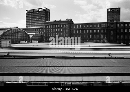 Blick über die Dächer der Plattform von Paddington Station London Stockfoto