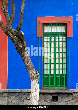 Das Exterieur des Museo Frida Kahlo in Coyoacán, Mexiko-Stadt. Stockfoto