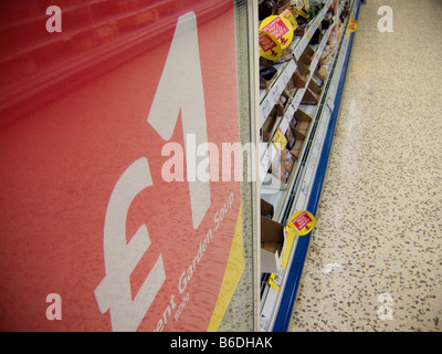 1/3 Rabatt Zeichen in einem Supermarkt zu retten Stockfoto