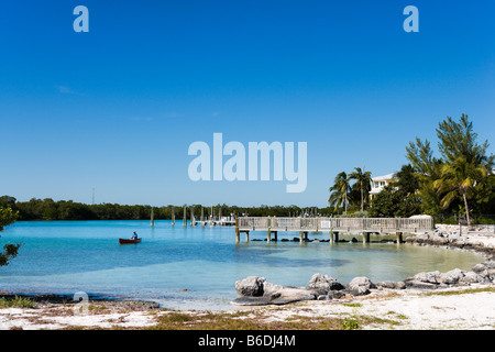 Kanufahrer vor Angelpier, Sombrero Strand, Vaca Key, Marathon, Florida Keys Stockfoto
