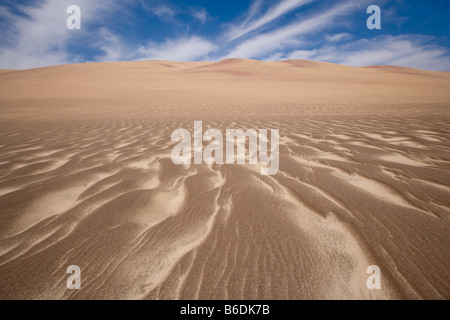 Afrika Namibia Skeleton Coast Wilderness Wind geblasen Sandformen Muster in Sanddünen entlang der Atlantischen Ozean in der Nähe von Torra Bay Stockfoto