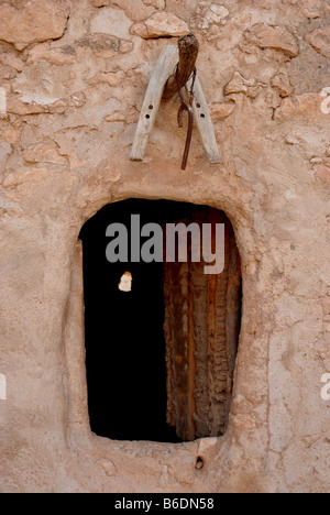 Kornkammer kleine Tür im "Qasr al Hajj" Berber Getreidespeicher Stockfoto