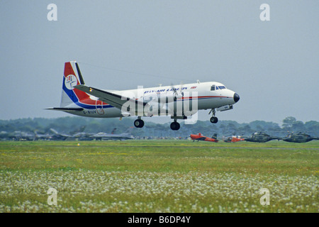 Dan Air Hawker Siddeley HS 748 nimmt ab Flughafen Bournemouth an der Airshow-Tag Stockfoto