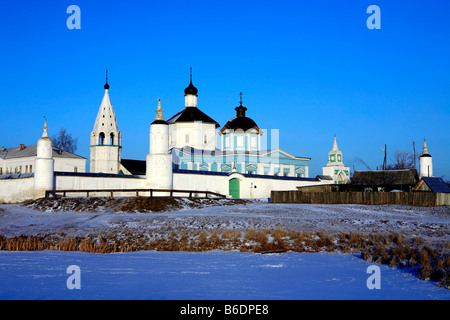 Das 14. Jahrhundert Bobrenev Kloster in Kolomna, Russland im Winter Stockfoto